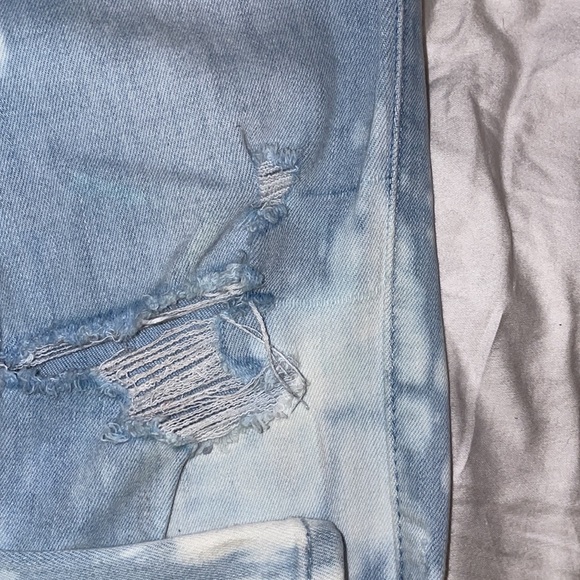 Hollister Jeans - Picture 2 of 10